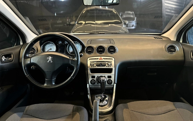 imagem-https://www.socarrao.com.br/sc-vehicle-images-prod/3690692/1788746014889-8_051801.jpg