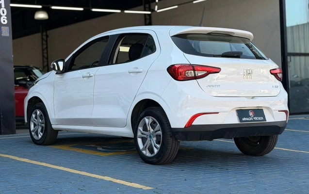 imagem-https://www.socarrao.com.br/sc-vehicle-images-prod/3698116/1789473139003-gb-4a811d0.jpeg