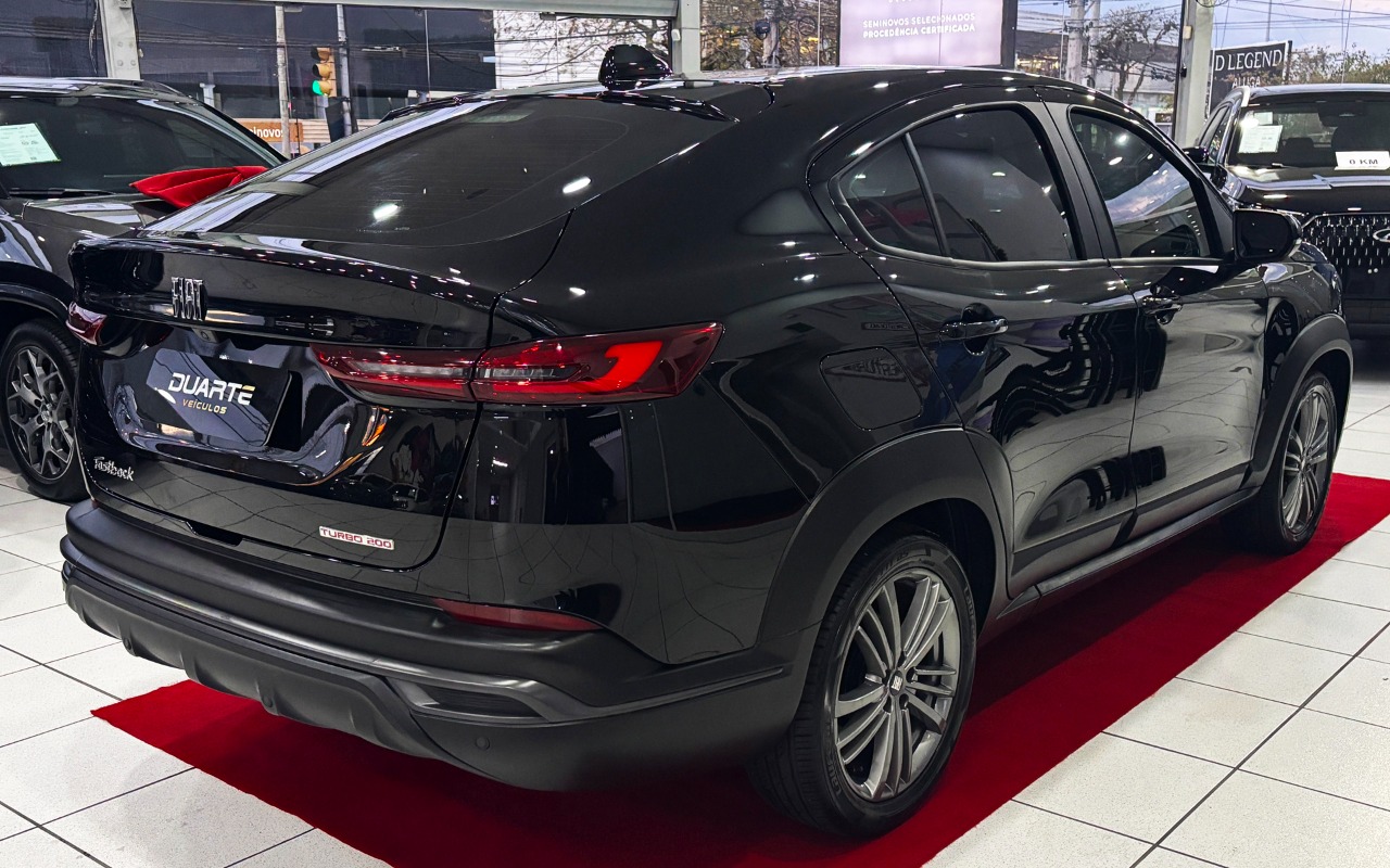 imagem-https://www.socarrao.com.br/sc-vehicle-images-prod/3698127/1788789005712-MDA4LmpwZw.jpg
