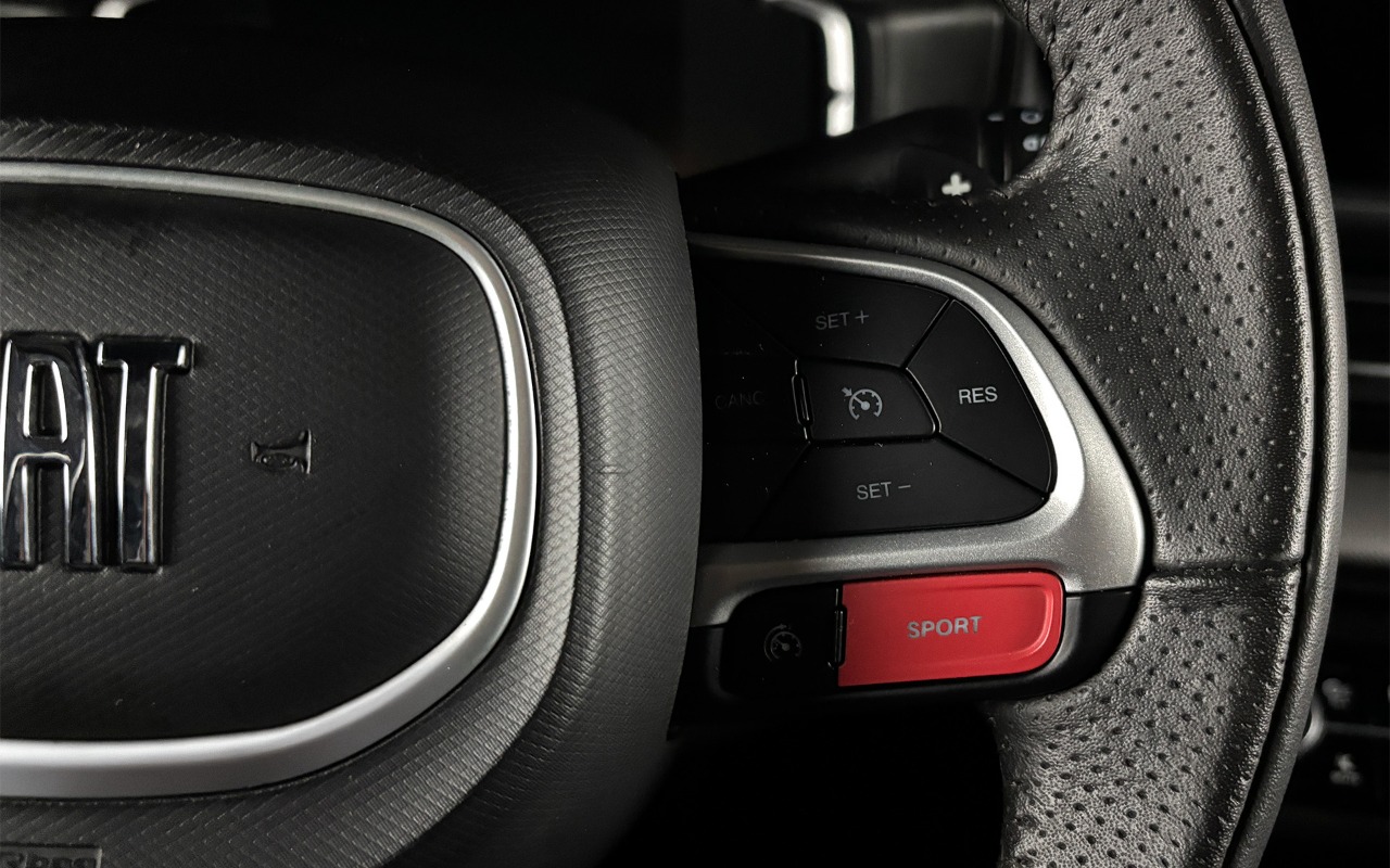 imagem-https://www.socarrao.com.br/sc-vehicle-images-prod/3698127/1788789006064-MDEyLmpwZw.jpg