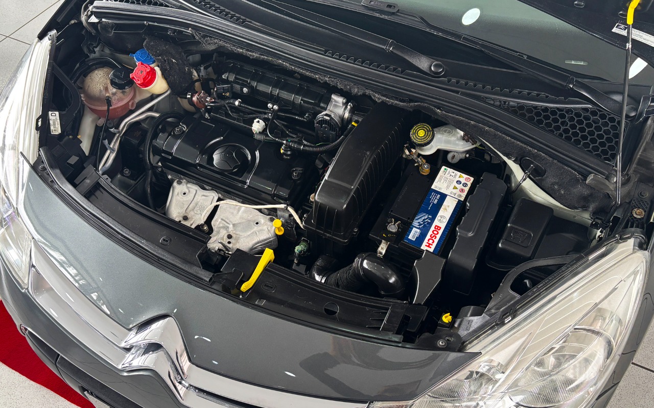 imagem-https://www.socarrao.com.br/sc-vehicle-images-prod/3698171/1788792104192-MDAzLmpwZw.jpg