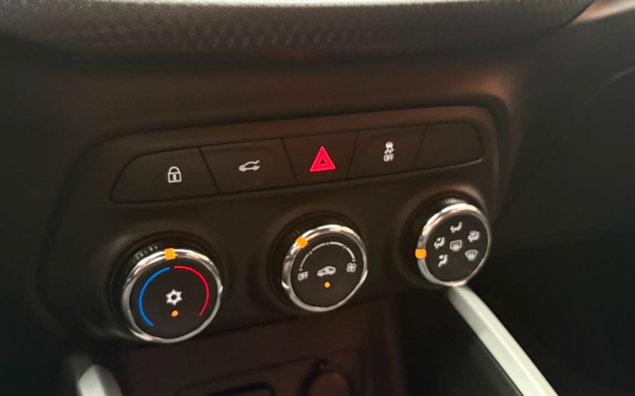 imagem-https://www.socarrao.com.br/sc-vehicle-images-prod/3698207/1788793888596-V2hhdHNBcHAgSW1hZ2UgMjAyNi0wOS0wNyBhdCAxMS41Mi4zMyAoMykuanBlZw.jpeg