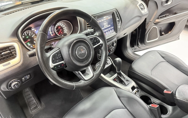 imagem-https://www.socarrao.com.br/sc-vehicle-images-prod/3698295/1788797465153-1_115228.jpg