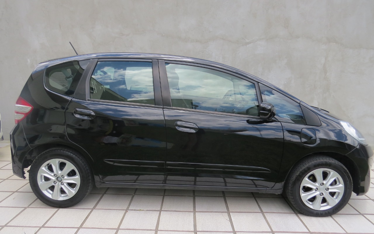 imagem-https://www.socarrao.com.br/sc-vehicle-images-prod/3698297/1788797915758-SU1HXzI5NDMgLSBDb3BpYS5KUEc.JPG