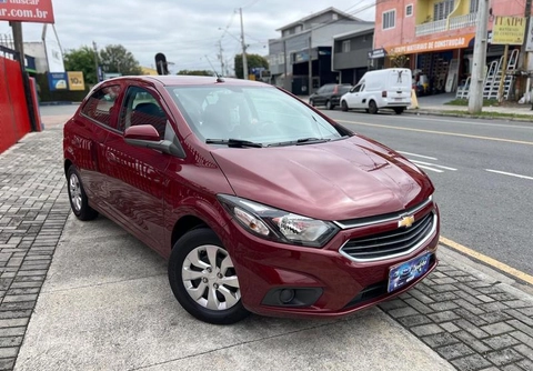 Chevrolet Onix 2018 Vermelho — foto 1 de 3