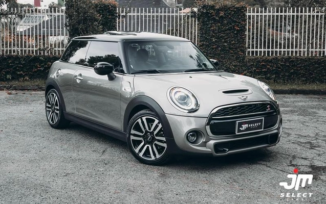 imagem-https://www.socarrao.com.br/sc-vehicle-images-prod/3698358/1789502715531-8371216_6_B_5ef9f5aca9.jpeg