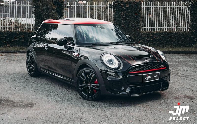 imagem-https://www.socarrao.com.br/sc-vehicle-images-prod/3698359/1789502743185-8369004_16_B_f732d5253b.jpeg