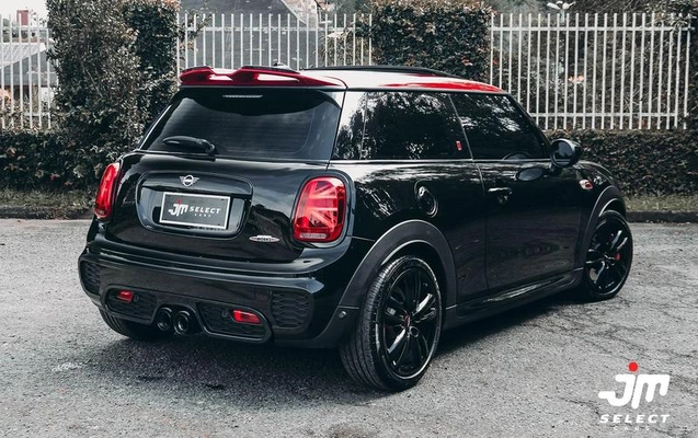imagem-https://www.socarrao.com.br/sc-vehicle-images-prod/3698359/1789502743186-8369004_21_B_dd055c3a91.jpeg