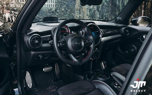imagem-https://www.socarrao.com.br/sc-vehicle-images-prod/3698359/1789502743188-8369004_2_B_580d71fe5b.jpeg