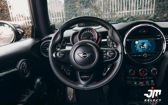 imagem-https://www.socarrao.com.br/sc-vehicle-images-prod/3698359/1789502743188-8369004_5_B_47abfffb86.jpeg