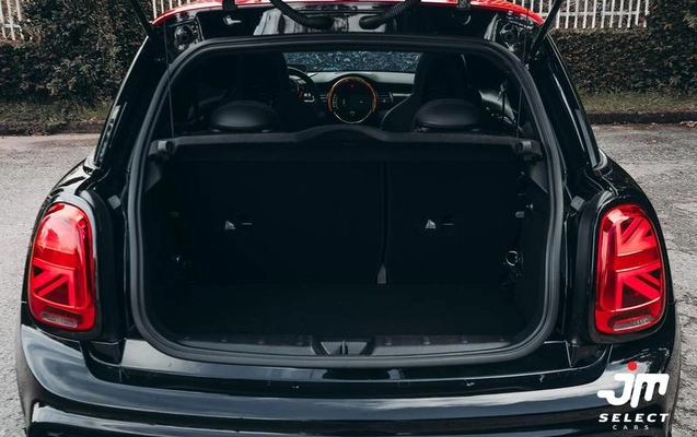 imagem-https://www.socarrao.com.br/sc-vehicle-images-prod/3698359/1789502743191-8369004_16_B_d1034b6f83.jpeg