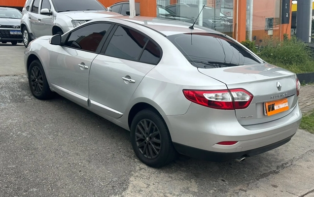 imagem-https://www.socarrao.com.br/sc-vehicle-images-prod/3698411/1788809161347-V2hhdHNBcHAgSW1hZ2UgMjAyNi0wOS0wNyBhdCAxMS41Ny4zMCAoMSkuanBlZw.jpeg