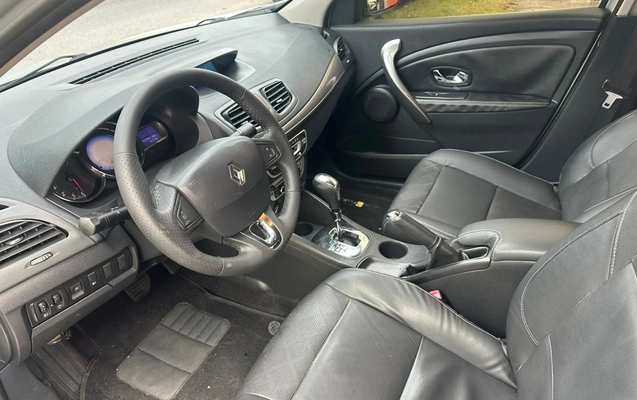 imagem-https://www.socarrao.com.br/sc-vehicle-images-prod/3698411/1788809161614-V2hhdHNBcHAgSW1hZ2UgMjAyNi0wOS0wNyBhdCAxMS41Ny4yOCAoMykuanBlZw.jpeg