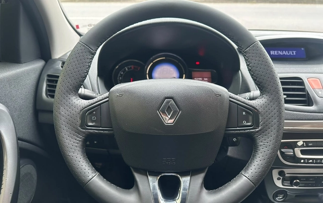 imagem-https://www.socarrao.com.br/sc-vehicle-images-prod/3698411/1788809161859-V2hhdHNBcHAgSW1hZ2UgMjAyNi0wOS0wNyBhdCAxMS41Ny4yOCAoMSkuanBlZw.jpeg