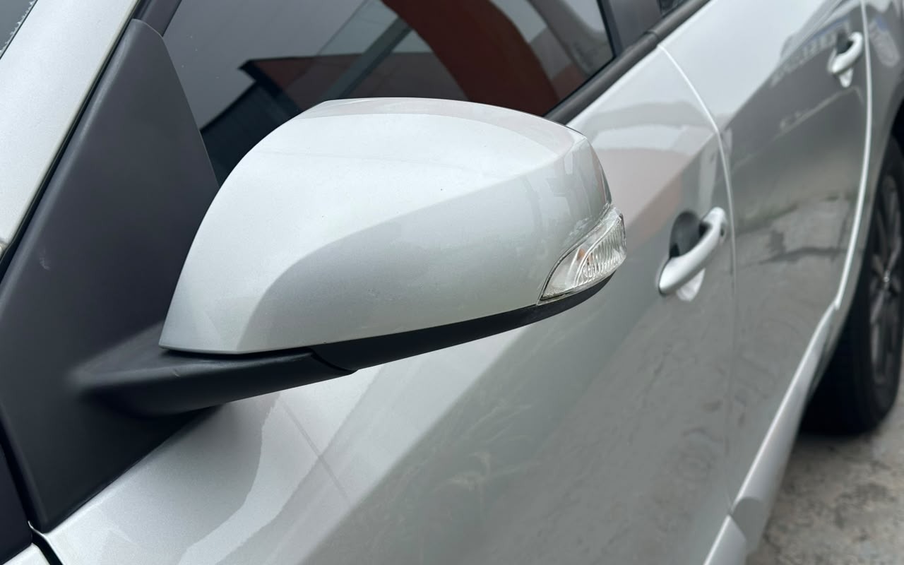 imagem-https://www.socarrao.com.br/sc-vehicle-images-prod/3698411/1788809162119-V2hhdHNBcHAgSW1hZ2UgMjAyNi0wOS0wNyBhdCAxMS41Ny4yNyAoMSkuanBlZw.jpeg