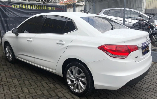 imagem-https://www.socarrao.com.br/sc-vehicle-images-prod/3698546/1788826270681-vehicle_image_1788826175_d7db70d864625f2b222a88bc8b1dc474.jpeg