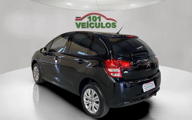 imagem-https://www.socarrao.com.br/sc-vehicle-images-prod/3706070/1788869053945-003_8ce06ab275d8b12b8734aebdd7a2448b.jpg