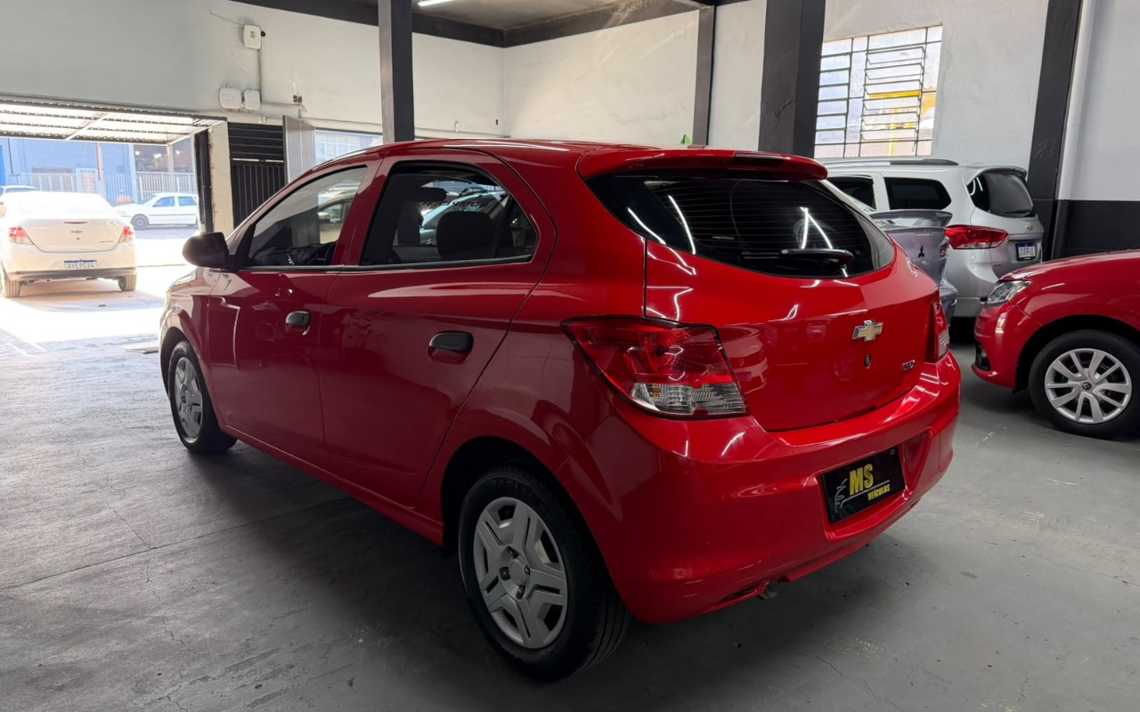 imagem-https://www.socarrao.com.br/sc-vehicle-images-prod/3706351/1788870998789-V2hhdHNBcHAgSW1hZ2UgMjAyNi0wOS0wOCBhdCAwOS4zMS41OS5qcGVn.jpeg