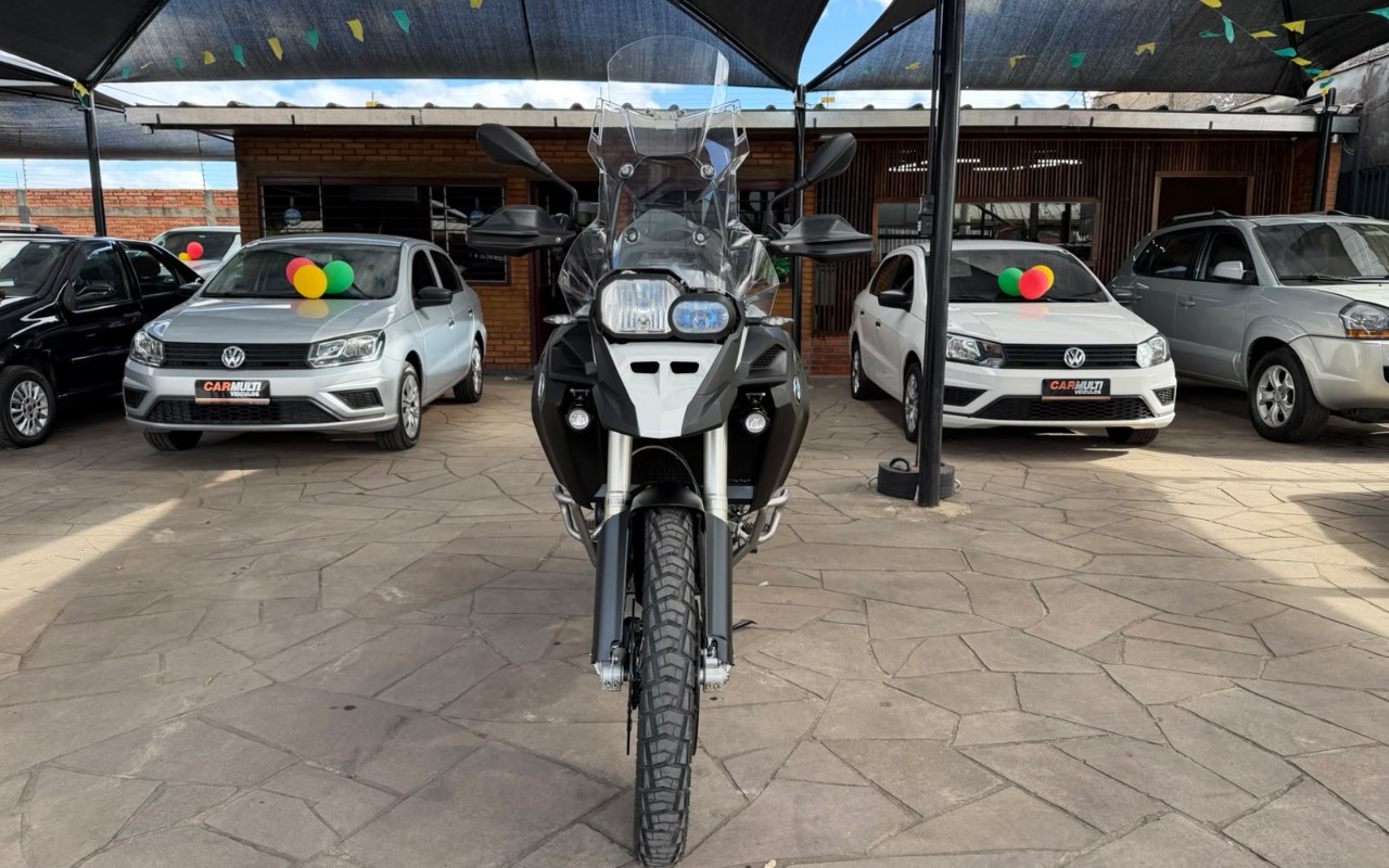 imagem-https://www.socarrao.com.br/sc-vehicle-images-prod/3706595/1788871762519-V2hhdHNBcHAgSW1hZ2UgMjAyNi0wOS0wOCBhdCAwOS40MS4wNiAoMykuanBlZw.jpeg