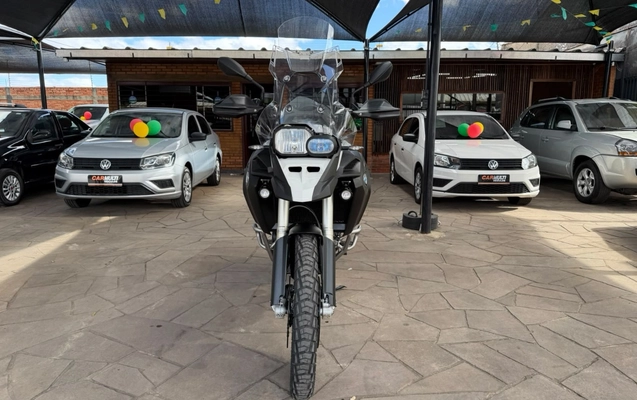imagem-https://www.socarrao.com.br/sc-vehicle-images-prod/3706595/1788871762519-V2hhdHNBcHAgSW1hZ2UgMjAyNi0wOS0wOCBhdCAwOS40MS4wNiAoMykuanBlZw.jpeg