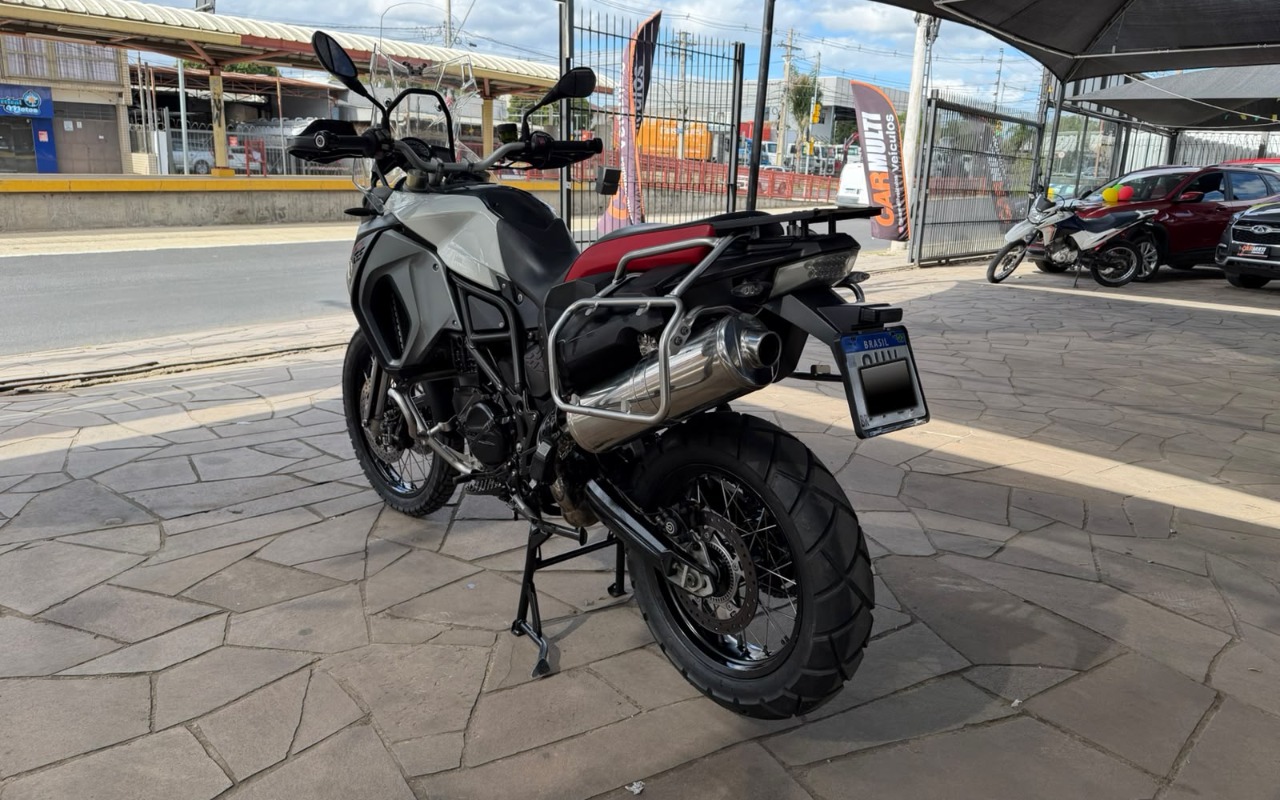 imagem-https://www.socarrao.com.br/sc-vehicle-images-prod/3706595/1788871762588-V2hhdHNBcHAgSW1hZ2UgMjAyNi0wOS0wOCBhdCAwOS40MS4wNiAoMSkuanBlZw.jpeg