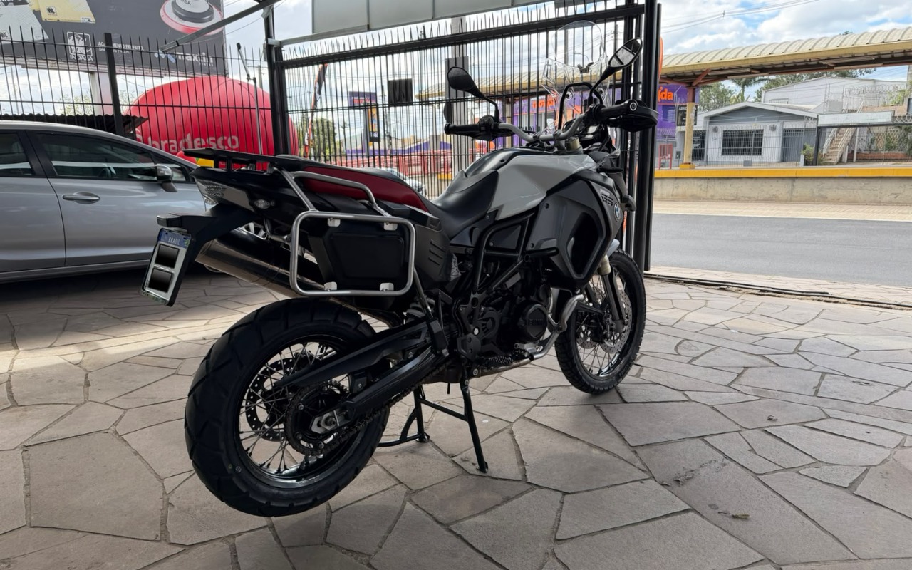 imagem-https://www.socarrao.com.br/sc-vehicle-images-prod/3706595/1788871762887-V2hhdHNBcHAgSW1hZ2UgMjAyNi0wOS0wOCBhdCAwOS40MS4wNy5qcGVn.jpeg
