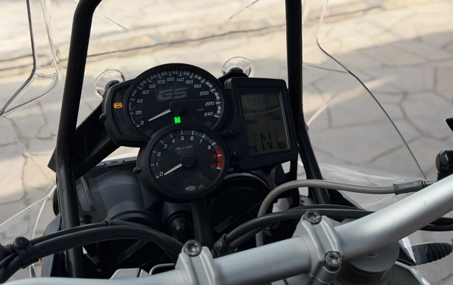 imagem-https://www.socarrao.com.br/sc-vehicle-images-prod/3706595/1788871763334-V2hhdHNBcHAgSW1hZ2UgMjAyNi0wOS0wOCBhdCAwOS40MS4wOSAoMSkuanBlZw.jpeg