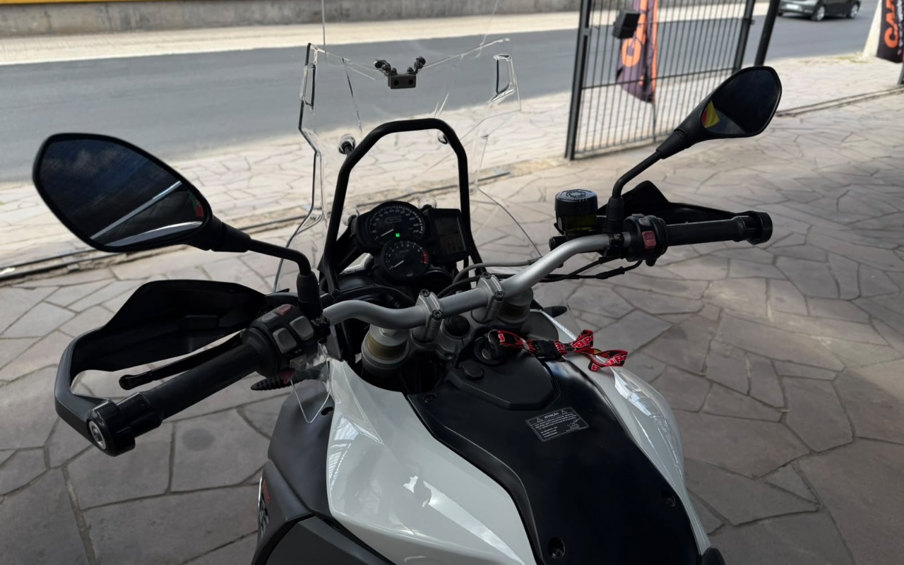imagem-https://www.socarrao.com.br/sc-vehicle-images-prod/3706595/1788871763392-V2hhdHNBcHAgSW1hZ2UgMjAyNi0wOS0wOCBhdCAwOS40MS4wOSAoMikuanBlZw.jpeg