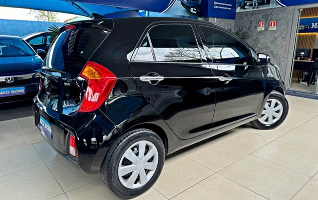 imagem-https://www.socarrao.com.br/sc-vehicle-images-prod/3707092/1788872866375-RCDzh2Hfl6maEfS6S18KllYDAd73uKGxrXWg.jpg