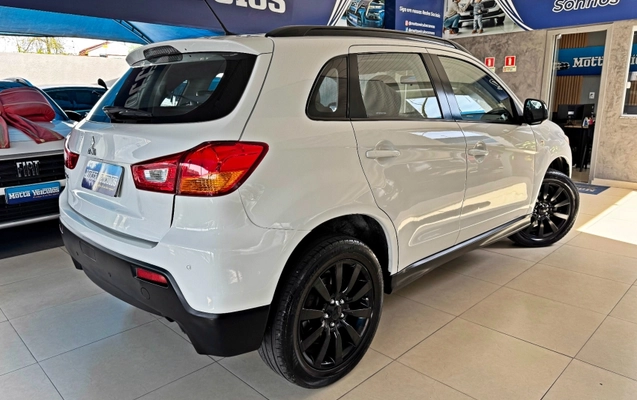 imagem-https://www.socarrao.com.br/sc-vehicle-images-prod/3707096/1788872873152-izojlHx2iHRUd1x3nC5IrXlfTa5OXEiI.jpg