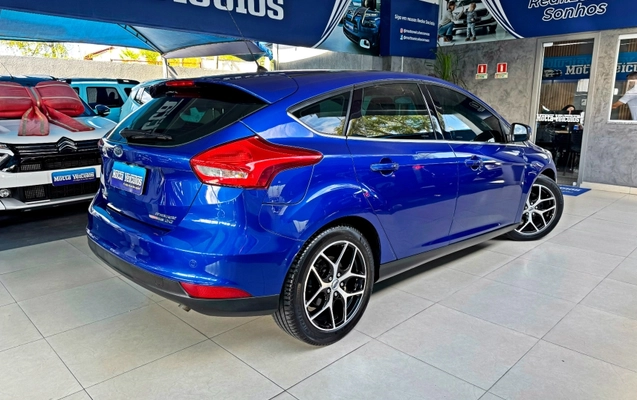imagem-https://www.socarrao.com.br/sc-vehicle-images-prod/3707101/1788872880537-wzKNvAsKEh33DGgCqcoq7ZKbJV91x4QZ.jpg