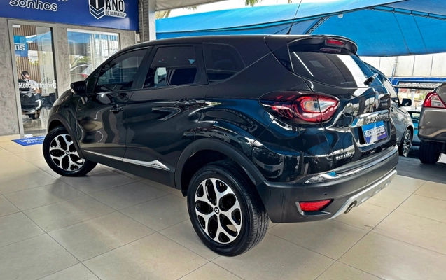 imagem-https://www.socarrao.com.br/sc-vehicle-images-prod/3707103/1788872884690-Mb6NiuM85LFtFHd1syCqlcZXkGbK2IyG.jpg