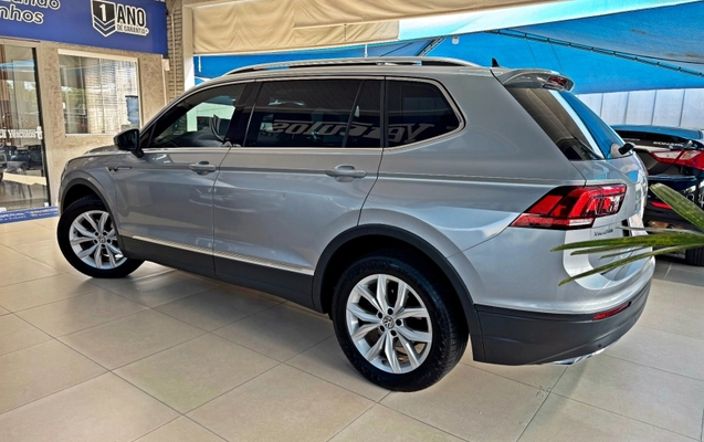 imagem-https://www.socarrao.com.br/sc-vehicle-images-prod/3707105/1788872888019-9WRoQfy3fjlsKvQ09HqlJ09qBmd7TY9C.jpg