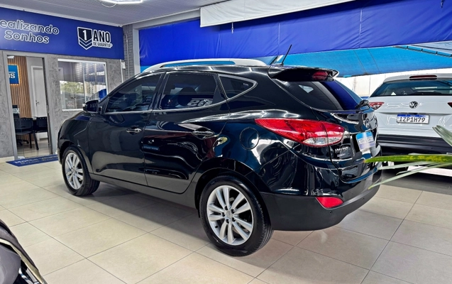 imagem-https://www.socarrao.com.br/sc-vehicle-images-prod/3707114/1788872902010-kllNcbhwsPUsQTyVEJfYEQG1eOCmSvGE.jpg
