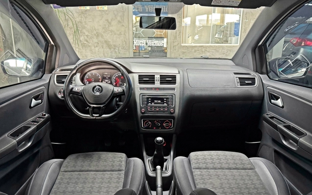 imagem-https://www.socarrao.com.br/sc-vehicle-images-prod/3707115/1788872903678-tOYNRQXrFzmQa1hbHkYG60YLua7d5no1.jpg