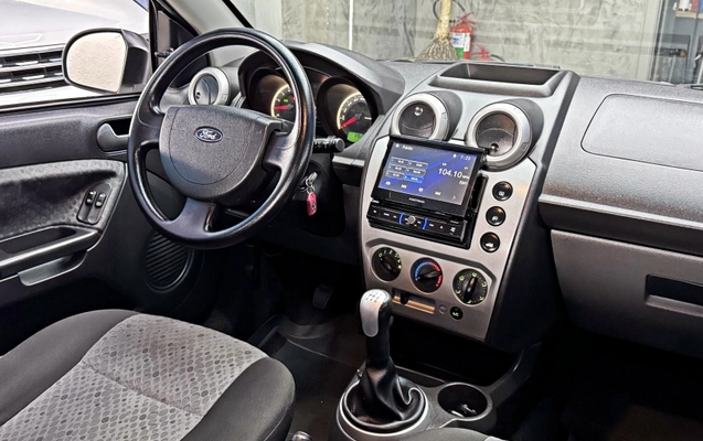imagem-https://www.socarrao.com.br/sc-vehicle-images-prod/3707129/1789489968847-MBFp1MHcAMV8Ap7CMbQCi9ezYWhSXv3D.jpg