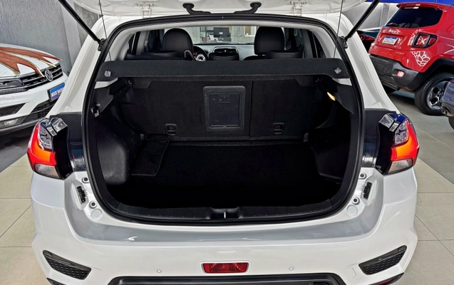 imagem-https://www.socarrao.com.br/sc-vehicle-images-prod/3707150/1788872944795-IUpwcaUg99jJw539Re1pqGRrj0QhP5GW.jpg