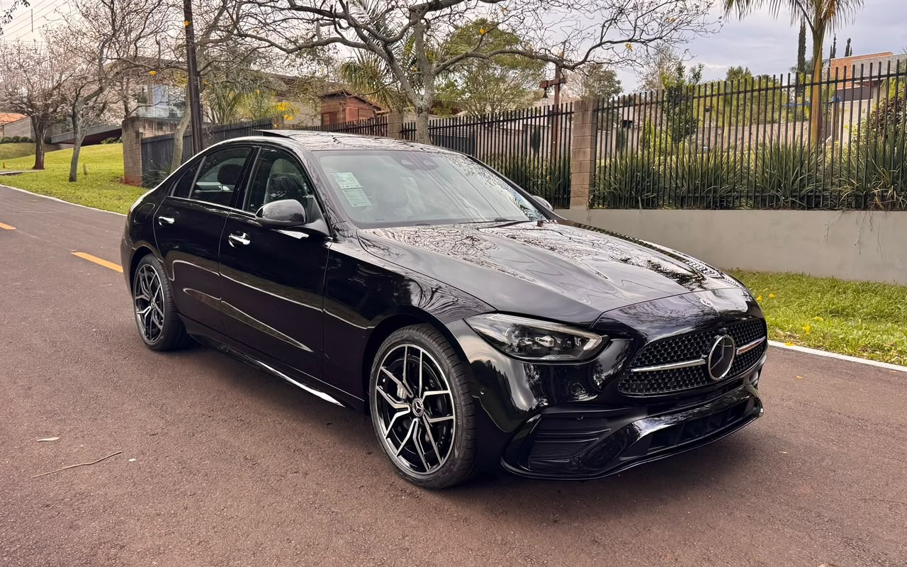 Mercedes-Benz C-300 2026 Preto — foto 1 de 3