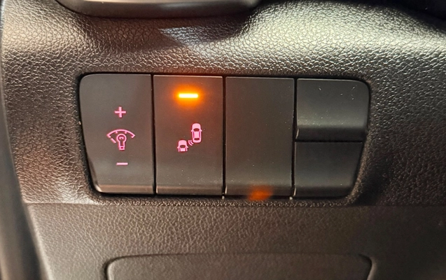 imagem-https://www.socarrao.com.br/sc-vehicle-images-prod/3708077/1788874943040-MzRlNTkxOGEtNjhiNC00MTllLWFiMWEtNGY5ZjZjNGVkMmFjLmpwZWc.jpeg