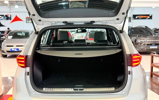 imagem-https://www.socarrao.com.br/sc-vehicle-images-prod/3708077/1788874943098-MTk2MDM1YzUtZDc3Yy00ZTU5LWIwMDItM2YxOGFjMGJhMzYwLmpwZWc.jpeg