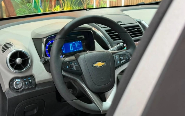 imagem-https://www.socarrao.com.br/sc-vehicle-images-prod/3708150/1788875300985-vehicle_image_1788875281_13d8ade5bededc4b4e59c5fd659407a5.jpeg