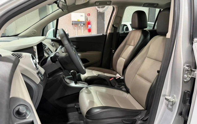 imagem-https://www.socarrao.com.br/sc-vehicle-images-prod/3708150/1788875300989-vehicle_image_1788875286_f9ae7c450982ba4db696a0273606a479.jpeg