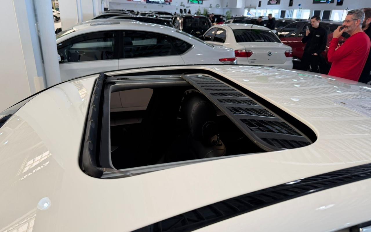 imagem-https://www.socarrao.com.br/sc-vehicle-images-prod/3708289/1788875533854-ZDczMmYxOGMtNjhhMS00NzkyLWExNGQtN2ZiNDc0MzdkN2ViLmpwZWc.jpeg