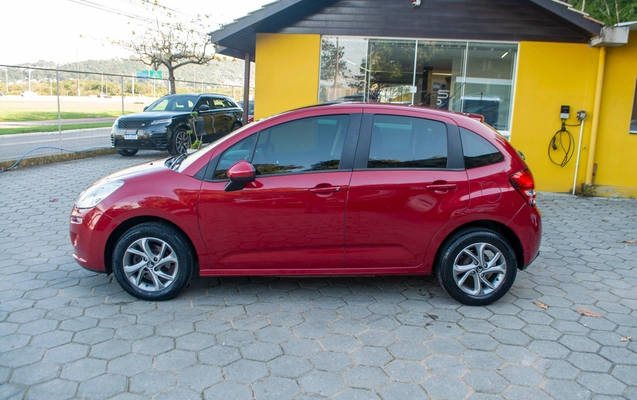 imagem-https://www.socarrao.com.br/sc-vehicle-images-prod/3708387/1788875677852-2f2f4d1264214de1992f8985a663e1b4_1788547448405.jpg