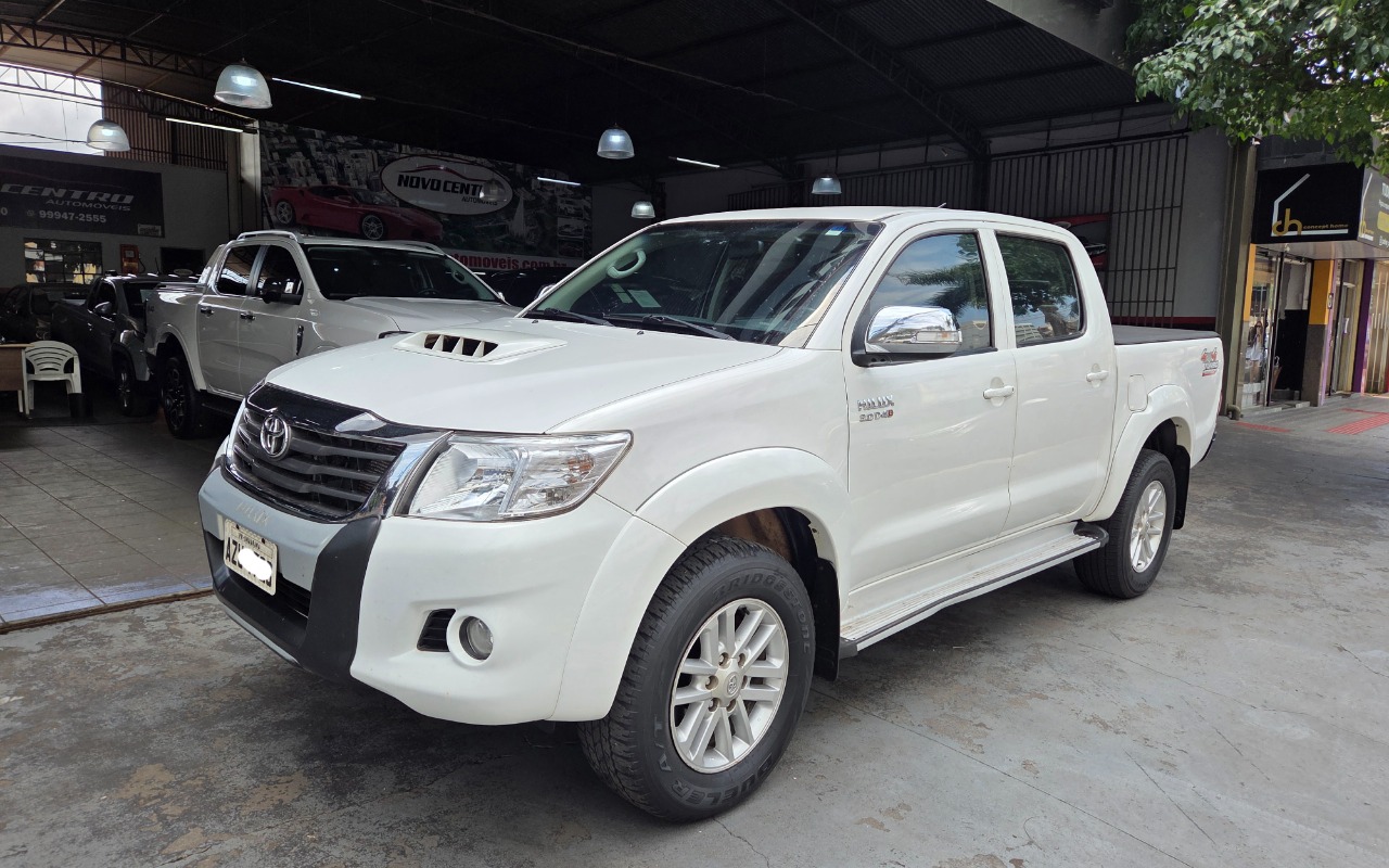 Toyota Hilux 2015 Branco — foto 1 de 3