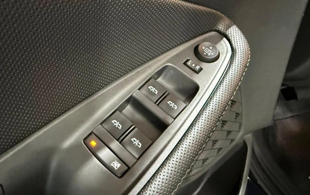 imagem-https://www.socarrao.com.br/sc-vehicle-images-prod/3708494/1789491194396-vehicle_image_1788876289_d3d0ab45907c7fbd0ab12c27a435389d.jpeg