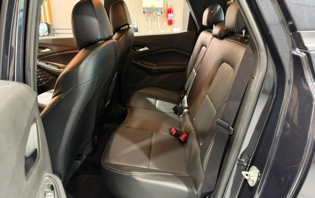 imagem-https://www.socarrao.com.br/sc-vehicle-images-prod/3708494/1789491194399-vehicle_image_1788876295_eb16bcf675e6d15f0c10577bd814c9ae.jpeg