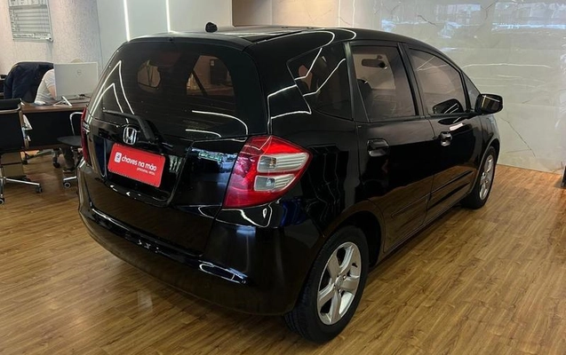 imagem-https://www.socarrao.com.br/sc-vehicle-images-prod/3708707/1789571572105-8455911_12_B_c744a3a0d8.jpeg