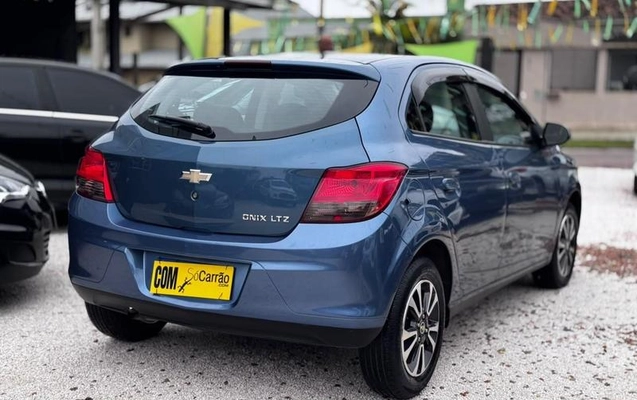 imagem-https://www.socarrao.com.br/sc-vehicle-images-prod/3708823/1788877314116-8427730_6_B_d38e419646.jpeg