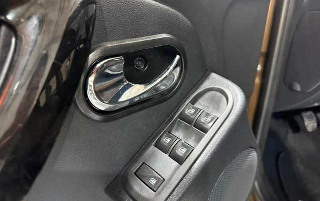 imagem-https://www.socarrao.com.br/sc-vehicle-images-prod/3708874/1788877435533-vehicle_image_1788877426_9bb558c3228dd491c49b731eac0222c7.jpeg